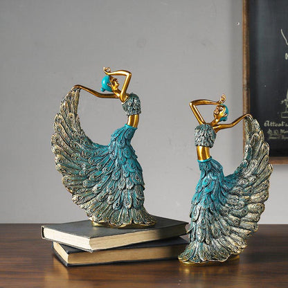 Luxury Peacock Dance Resin Ornament for Home Decor