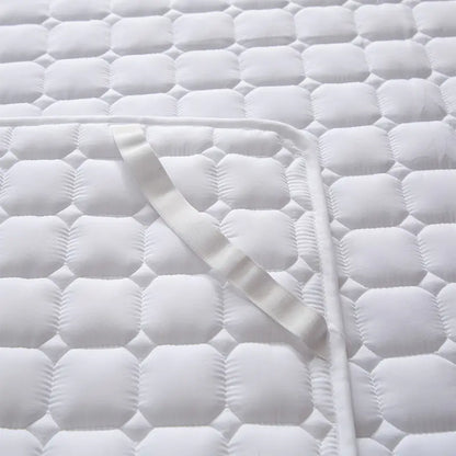 Hotel Bedding Protection Pad - Thick and Simple Design