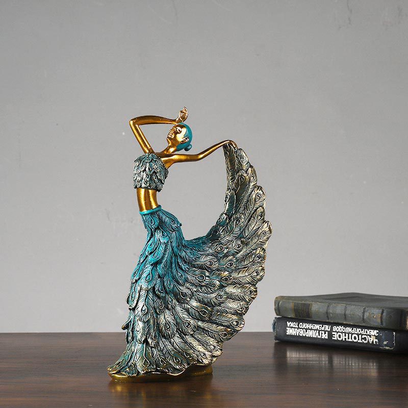Luxury Peacock Dance Resin Ornament for Home Decor