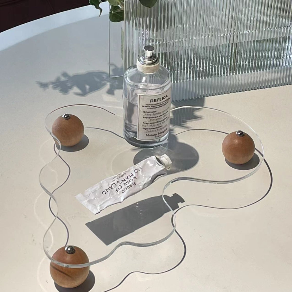 Luxury Acrylic Jewelry and Perfume Makeup Tray with Wood Base