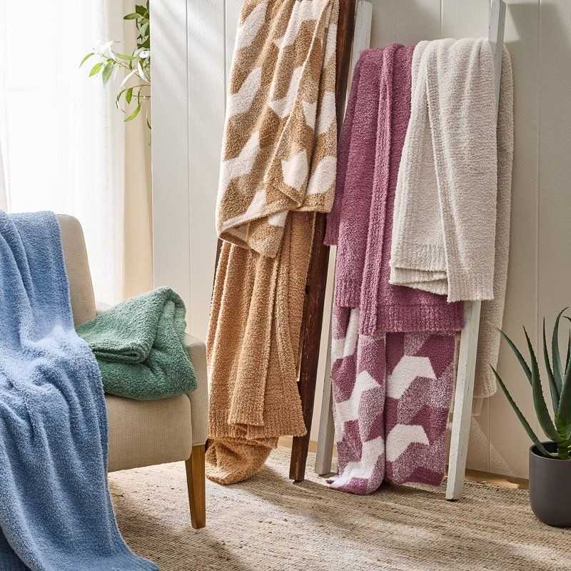Beige Cozy Knit Throw, 50" x 72" - luxuryhomedecoridea.com