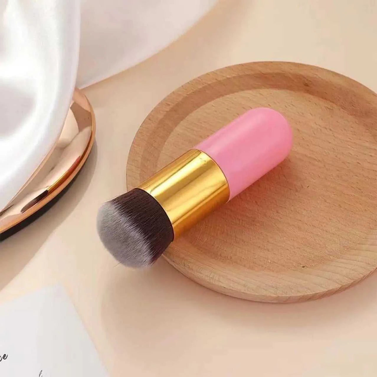 Foundation Brush for Face, Blush, and Concealer Use - luxuryhomedecoridea.com